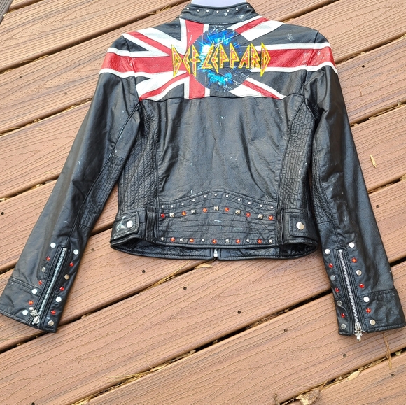 Def Leppard Ladies Leather Jacket from Wilson’s Leather Medium - Picture 5 of 16